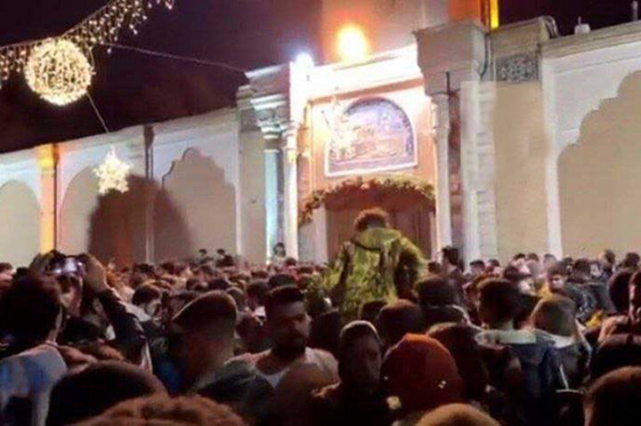 تصاویر شوکه کننده  از شب کریسمس در  اصفهان