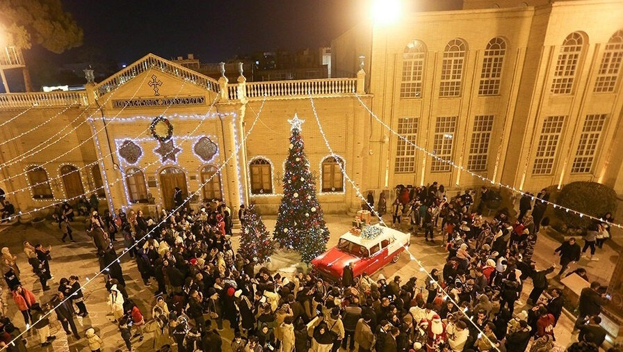 تصاویر ناباوارنه‌ای که از شب کریسمس اصفهان بیرون آمد
