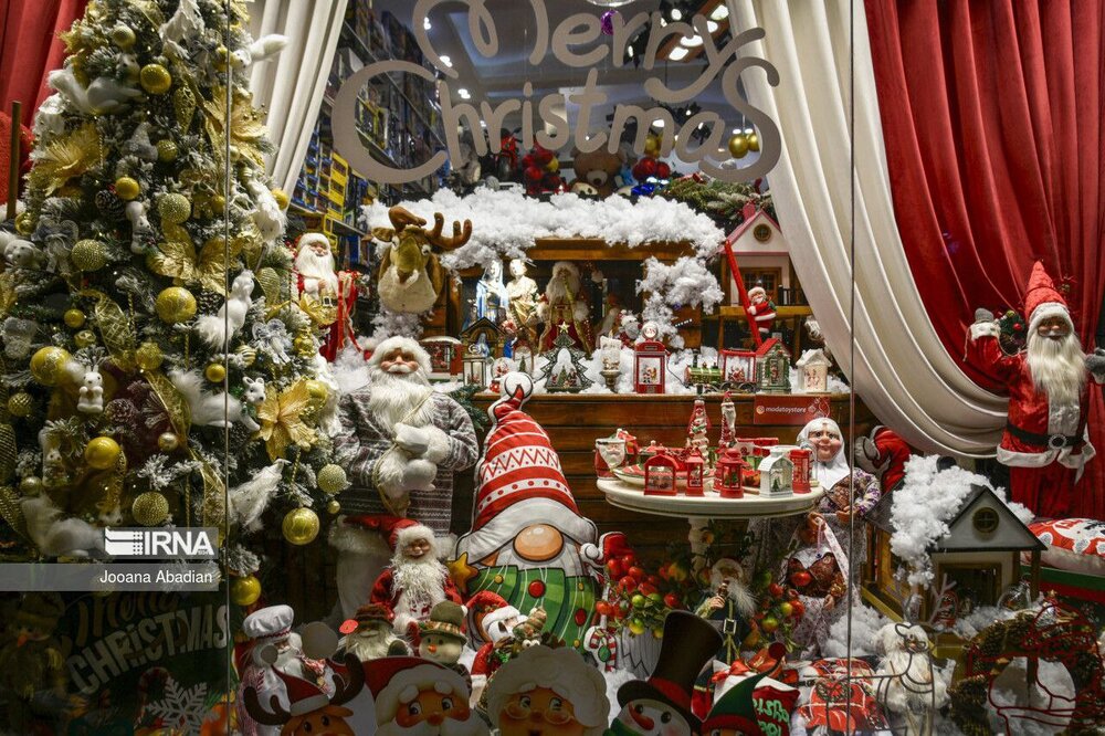 تصاویری بامزه از ‌ کریسمس در تهران