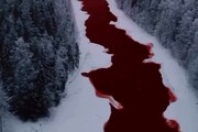 رودخانه عجیب خونی در روسیه! + فیلم حیرت انگیز