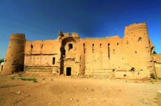 بازدید از قلعه خاکی فهرج کرمان را از دست ندهید