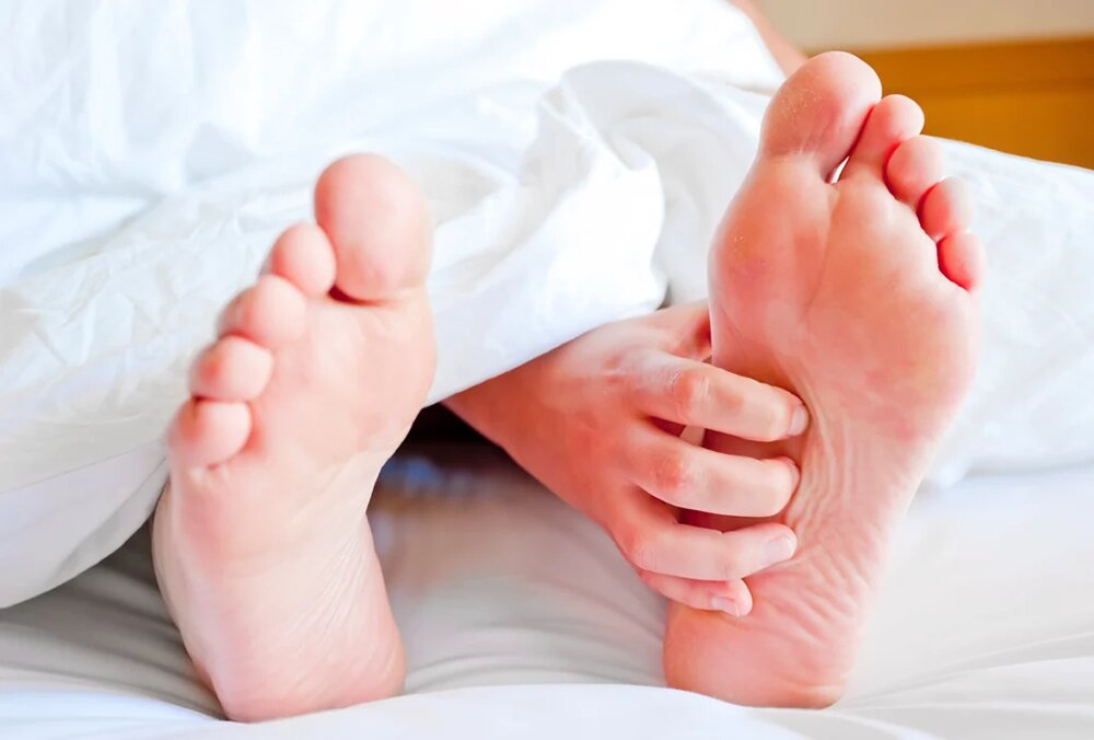 ۵ علامت مشکلات کبدی که در پاهایتان ظاهر می‌شود