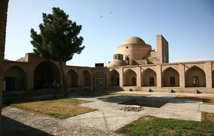 کاروانسرای طبسی؛ جاذبهای تماشایی و بیهمتا