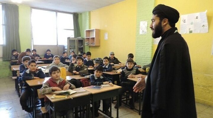 آموزش و پرورش: تاکنون مجوز ایجاد مدارس غیردولتی «مسجد محور» صادر نشده است / در حال حاضر موسسان برخی مدارس غیردولتی روحانی هستند