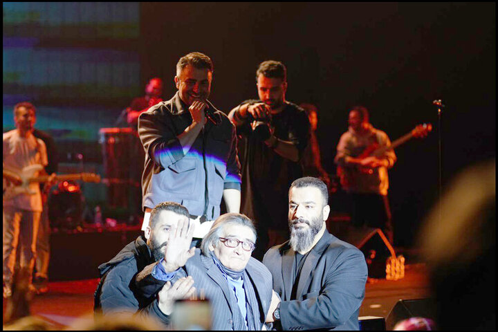 حضور رضا رویگری در کنسرت یک خواننده پاپ