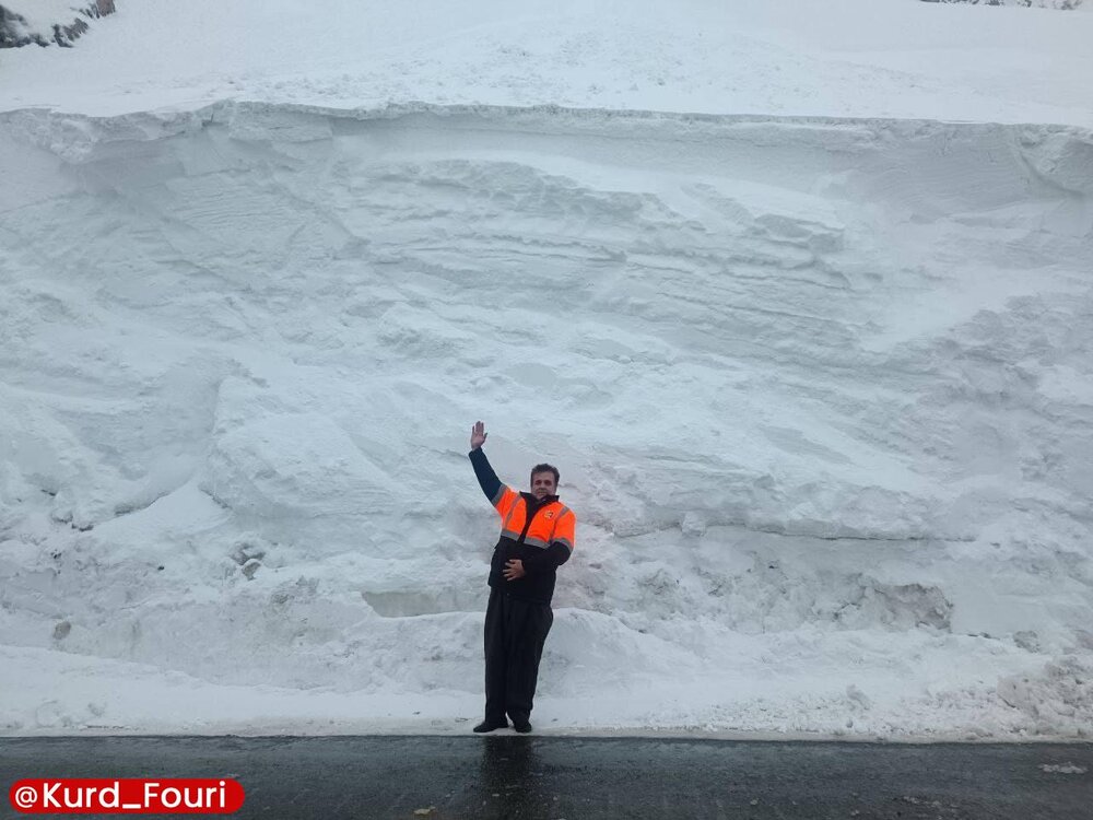 عکس دیدنی یک هموطن با برف سه متری