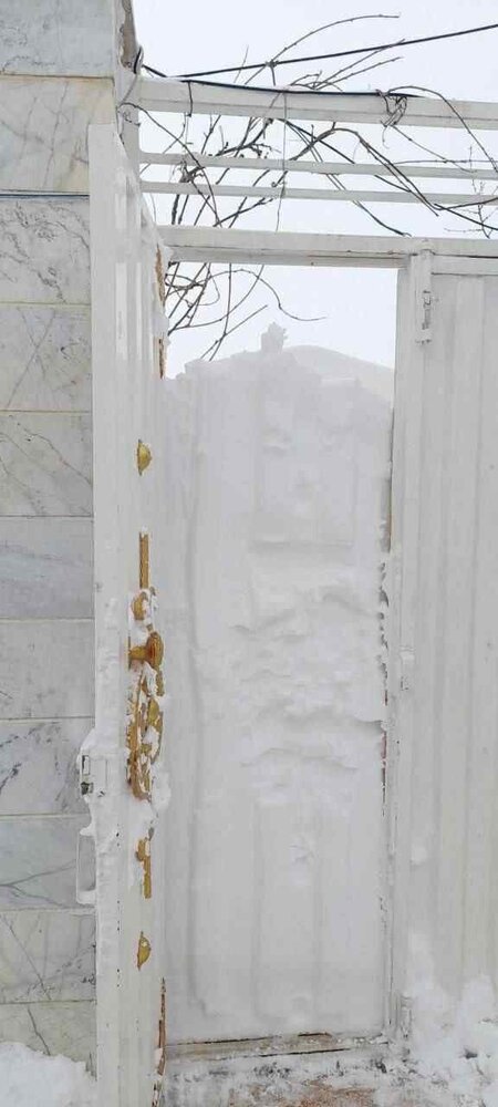 (عکس) ارتفاع باورنکردنی برف در نمین اردبیل