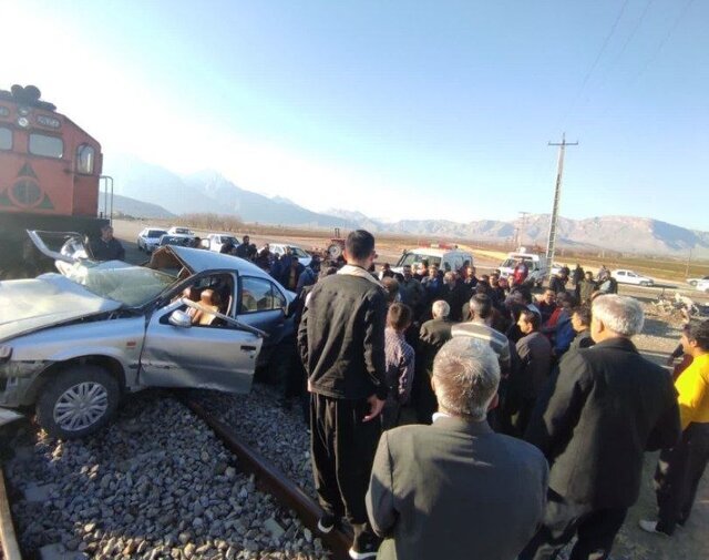 تصادف قطار با خودرو در بیستون مرگبار شد