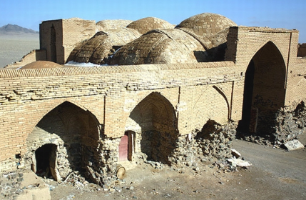 قلعه تاریخی ابراهیم آباد صدوق کجاست؟