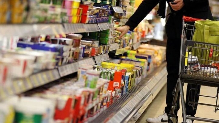وضعیت قیمت اقلام مهم خوراکی در دی ماه / پیاز و هندوانه گران شدند