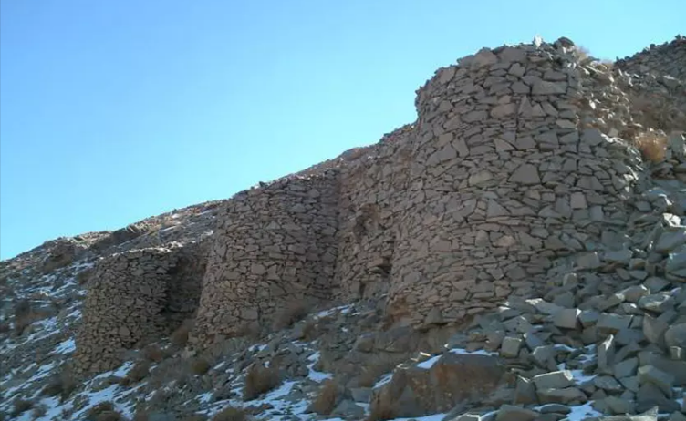 حتما از قلعه‌های تاریخی خوسف بازدید کنید