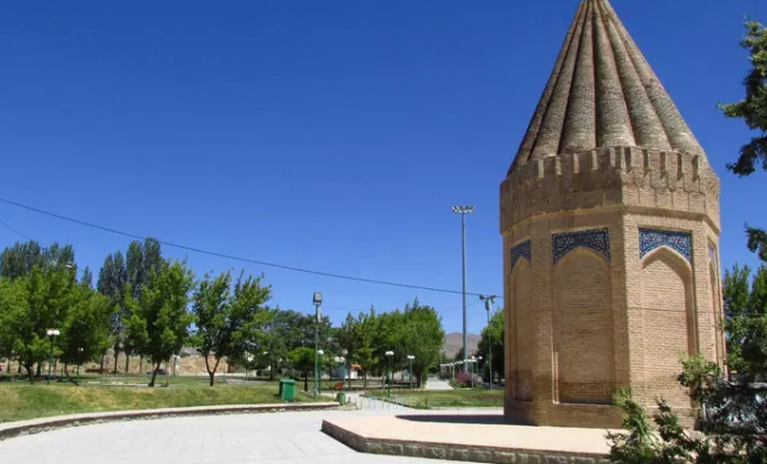 آرامگاه حیقوق نبی را باید دید