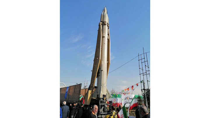 عکس سامانه موشکی سجیل در میدان آزادی