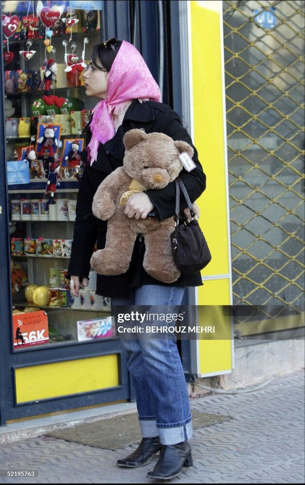 خرید کادوی ولنتاین در تهران، زمانی که مد نبود!