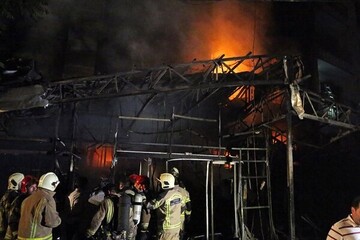 اولین فیلم از آتش‌سوزی شدید امشب در تهران