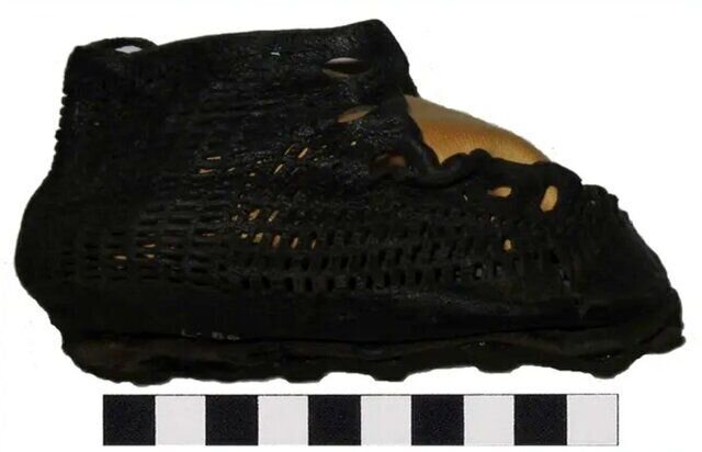 (تصاویر) قدیمی‌ترین کفش‌های جهان
