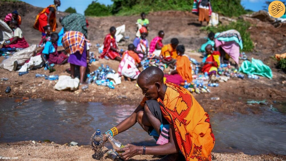 ساخت خانه عجیب برای گردشگران در آفریقا با بطری‌های پلاستیکی + تصاویر