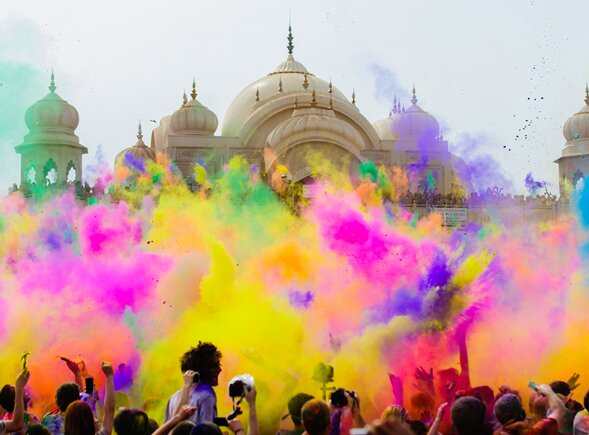 سفری به دنیای شادمانی فستیوال رنگ‌های هندوستان