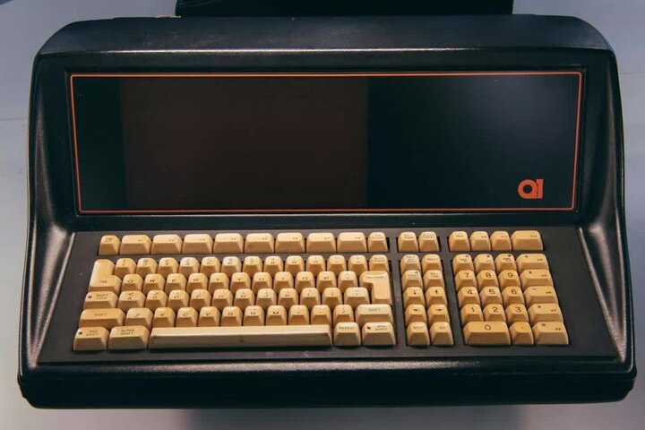قدیمی‌ترین کامپیوتر جهان در یک خانه کشف شد + فیلم