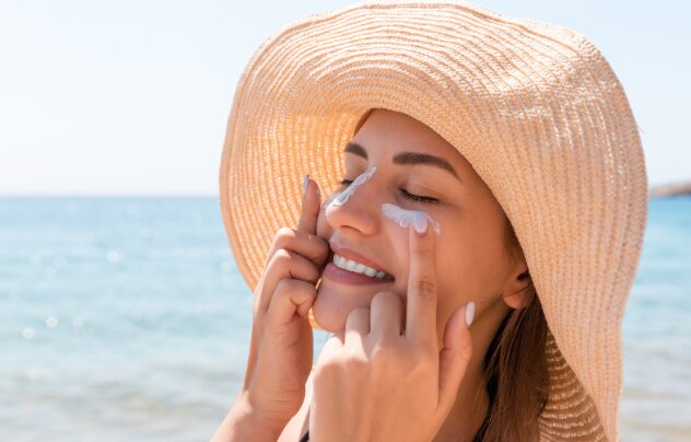 رازهای انتخاب ضد آفتاب برای پوست‌های چرب و جوش‌دار