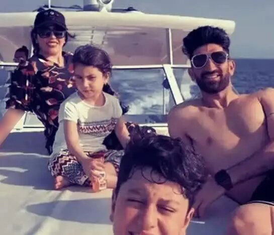 بیرانوند و خانواده اش در کشتی تفریحی + عکس
