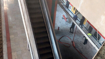 فوری؛ وقوع آتش سوزی در مترو کرج / خروج مسافران از ایستگاه + عکس