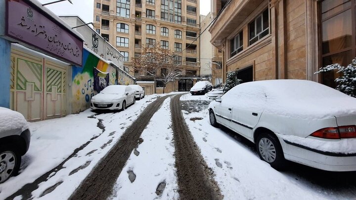 در این منطقه تهران ارتفاع برف به یک متر رسید
