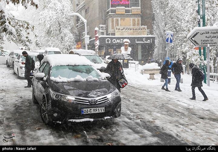 بارش شدید برف منطقه زعفرانیه تهران + فیلم