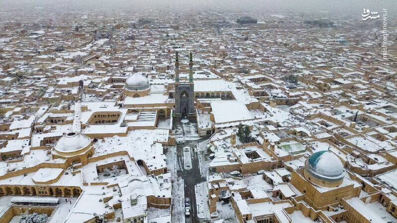 عکس هوایی تماشایی از سفیدپوش شدن شهر یزد پس از بارش برف