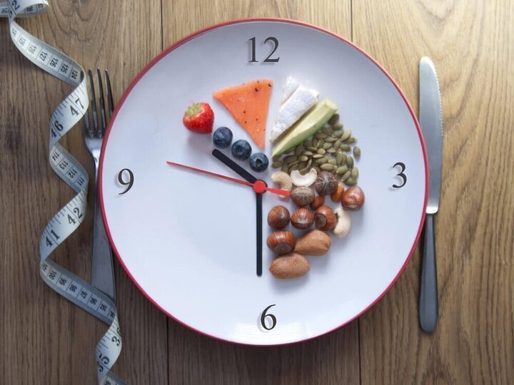 بهترین ساعتِ غذا خوردن برای کاهش وزن