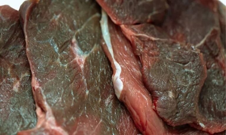 چرا گوشت تازه خاکستری می‌شود؛ خوردنش اشکالی ندارد؟