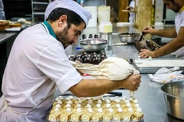 قیمت شیرینی و زولبیا و بامیه برای عید نوروز و ماه رمضان/ شکر ۱۲ هزار تومان گران شد