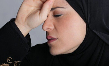 چرا در ماه رمضان دچار سردرد می‌شویم و چگونه می‌توان آن را درمان کرد؟
