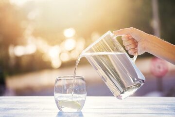 کاهش وزن با نوشیدن دو لیوان آب در روز