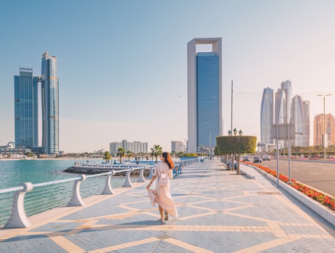 کرنیش ابوظبی؛ نگین ساحلی امارات / جایی که آسمان و دریا در آغوش هم آرام می‌گیرند
