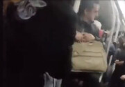 کتک خوردن عجیب مردی در اتوبوس بعد از شناسایی جیب‌بر! + فیلم