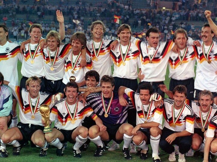 چرا تغییر اسپانسر لباس تیم ملی آلمان جنجالی شد؟