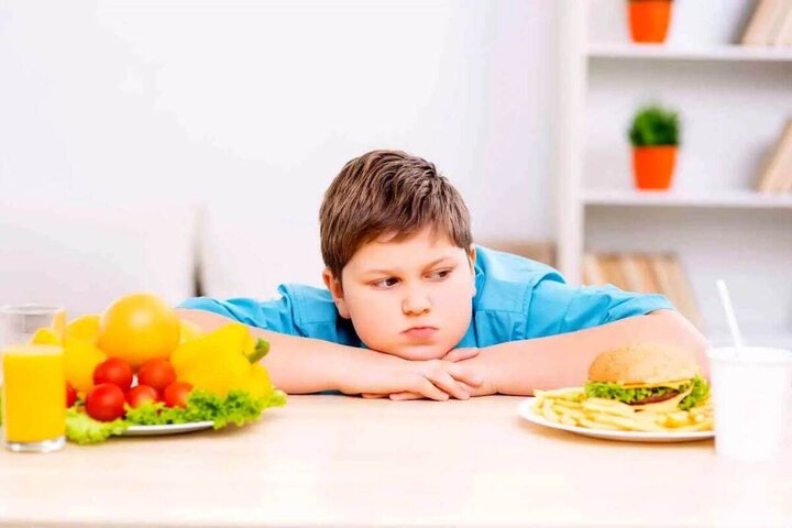 نکات تغذیه‌ای کودکان دارای اضافه وزن و چاقی