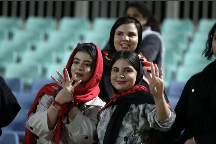 حضور زنان ایرانی در تمرین پرسپولیس + عکس