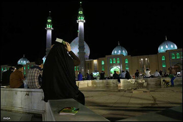 تصاویری از حال و هوای مراسم شب قدر در مسجد جمکران + فیلم