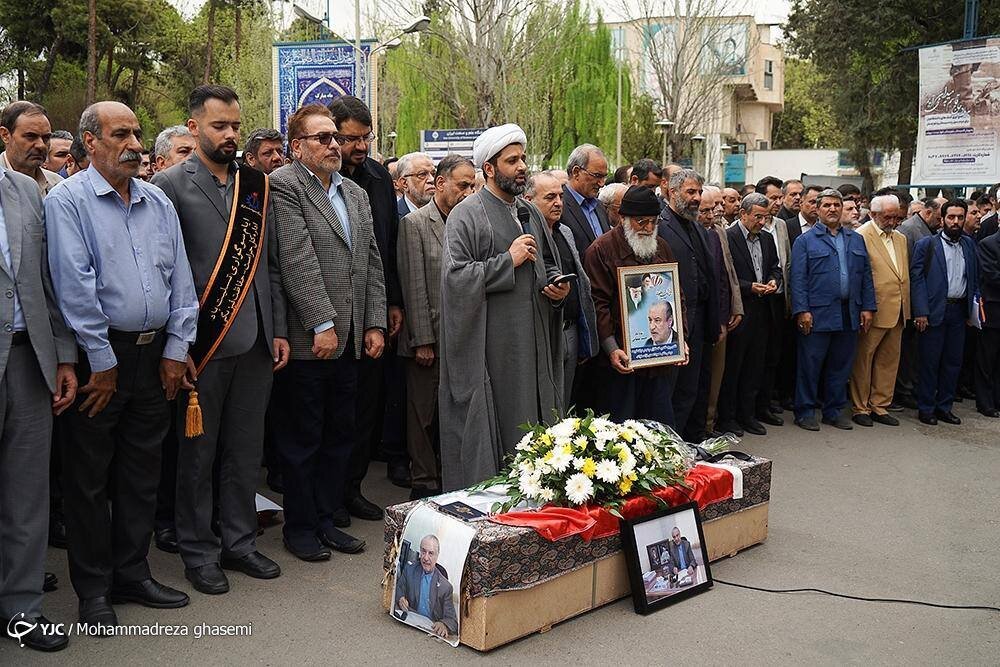 عکسی از احمدینژاد با چهره جدید در یک مراسم