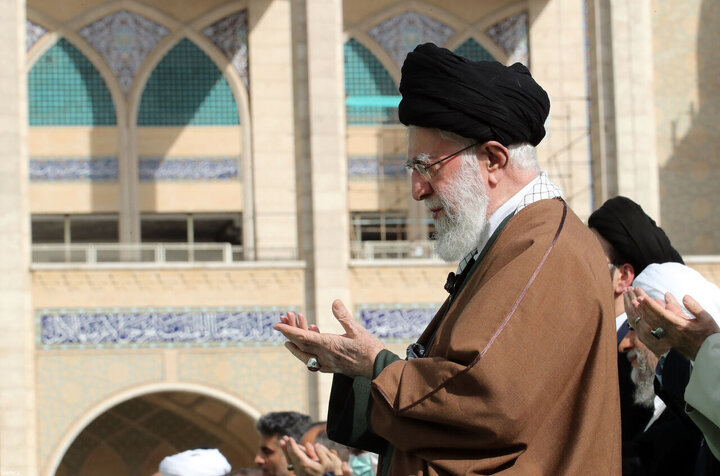 اقامه نماز عید فطر به امامت رهبر انقلاب در مصلی تهران