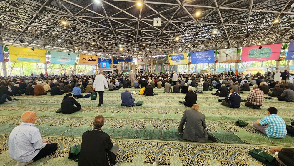 حضور کم مردم در نمازجمعه تهران به امامت کاظم صدیقی + تصاویر