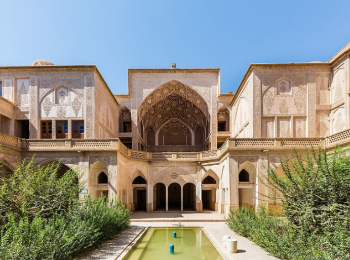 کاشان؛ گنجینهای از تاریخ و طبیعت / سفری به قلب کویر ایران