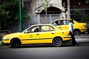 وضعیت جگرسوز یک تاکسی در تهران /   با چه وضعیتی سعی می‌کنند پول دربیارند + عکس