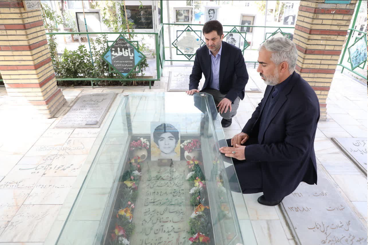 حضور خشایار نادی در مزار شهدای بهشت زهرا (س) تهران