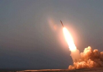 فوری / مهمترین پایگاه هوایی رژیم در نقب هدف موشک‌های ایران قرار گرفت