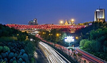  پل طبیعت امشب قرمز شد