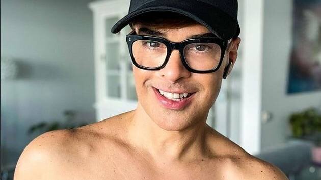 تصاویر عجیب مرد ۵۷سالهای که ۲۷ساله به نظر میرسد!