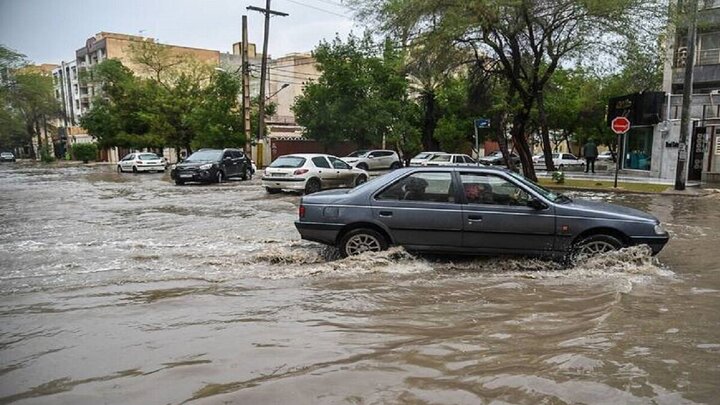 جاری شدن سیل در جزیره قشم + شهر درگهان به زیر آب رفت / فیلم